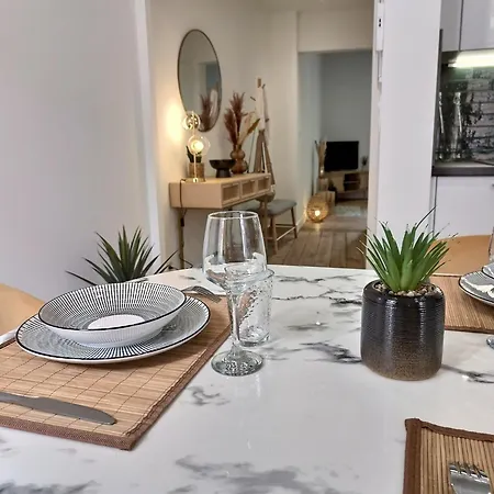 Le Lautrec - Vue Cathedrale - Centre-ville